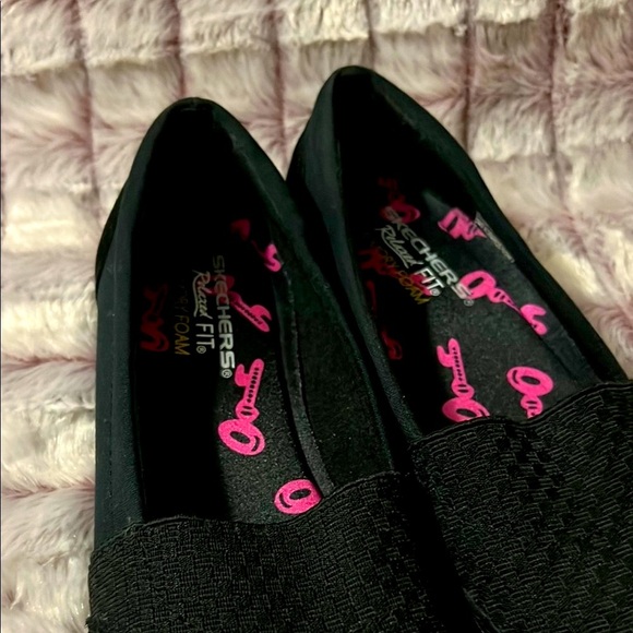 Skechers Black Slip-On Loafers for Everyday Comfort - Picture 12 of 16
